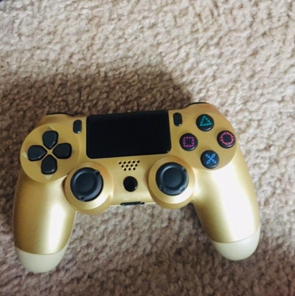 Golden dualshock 4 Bluetooth controller